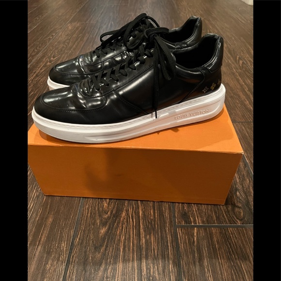 Louis Vuitton Beverly Hills Sneaker Size 10. - Picture 2 of 4
